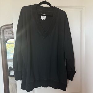 Oversized Black V neck Aerie sweatshirt - L